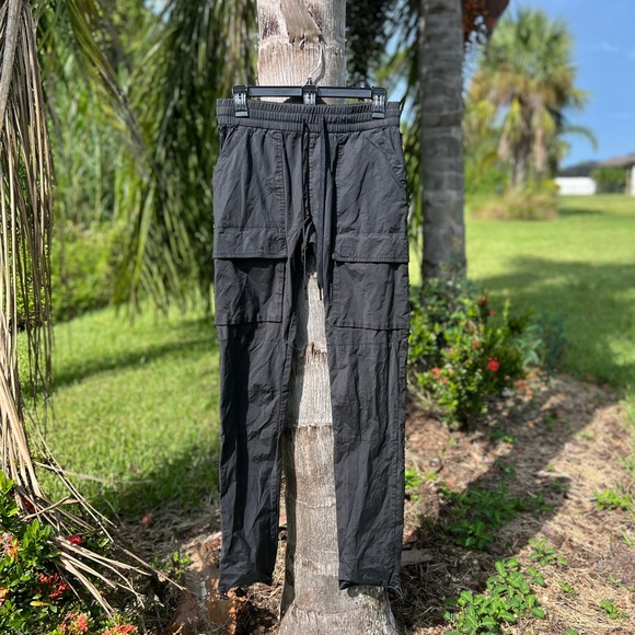 PacSun Pants - PacSun Women's Black Slim Cargo Pants. Like New! Excellent condition. Size small